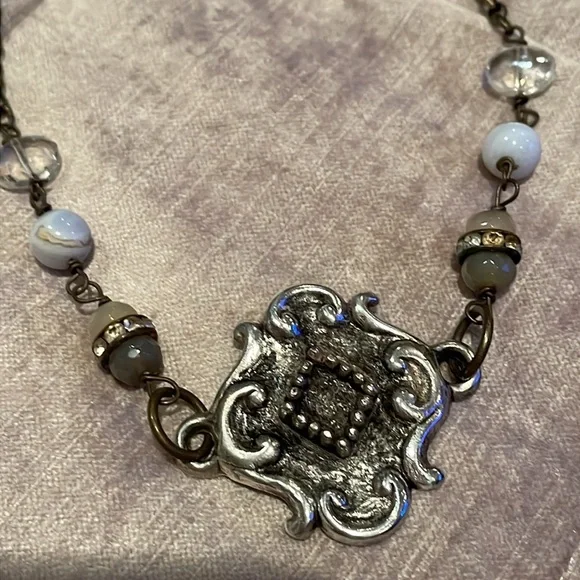 Vintage Medallion Necklace Crystal and Glass beaded rhinestones - Picture 8 of 11